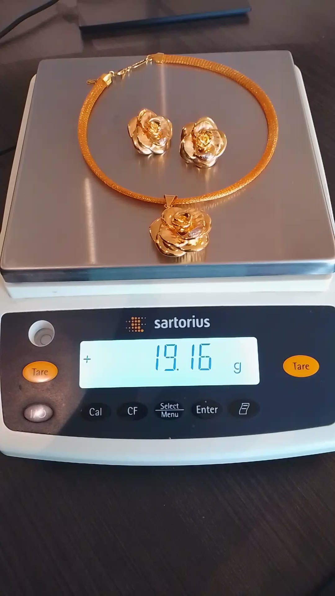 Ensemble Collier et Boucles d'oreilles RAIKA en or 18 carats - 19,18G