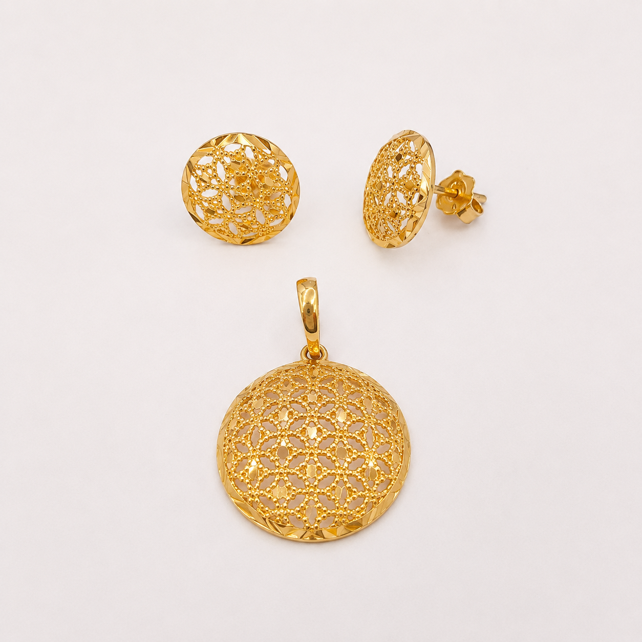 Ensemble Pendentif et boucles d'oreilles en or 18 carats - 3,16G