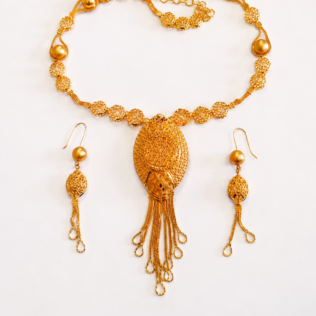 Ensemble Collier et Boucles d'oreilles en or 21 carats - 36,95g