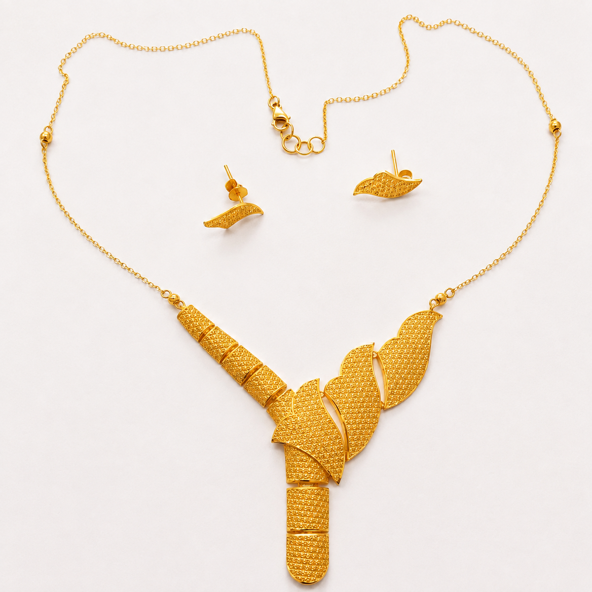 Ensemble Collier et Boucles d'oreilles en or 18 carats - 6,25 g • D'occasion