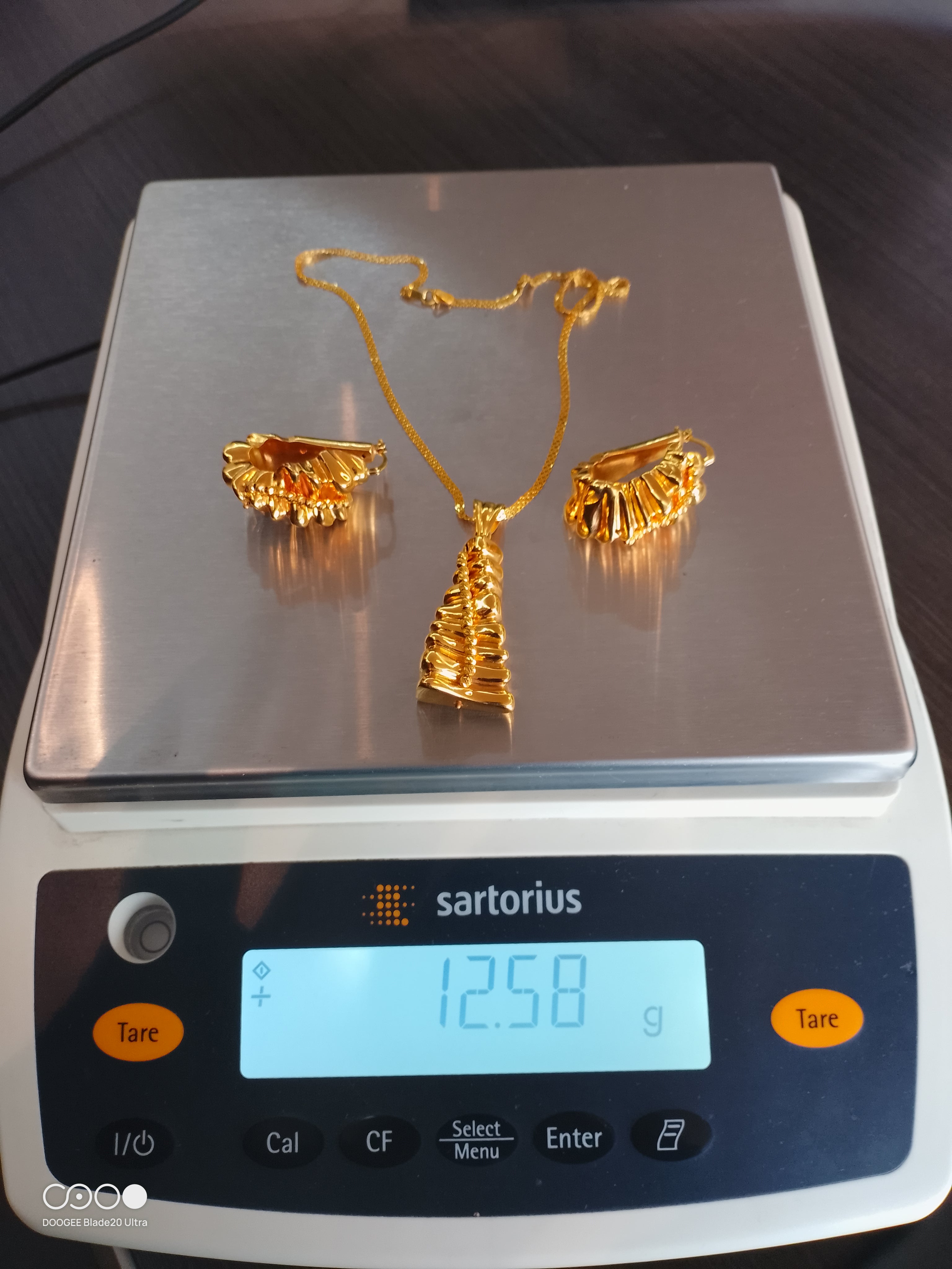 Ensemble Collier et Boucles d'oreilles en or 18 carats - 12,58g