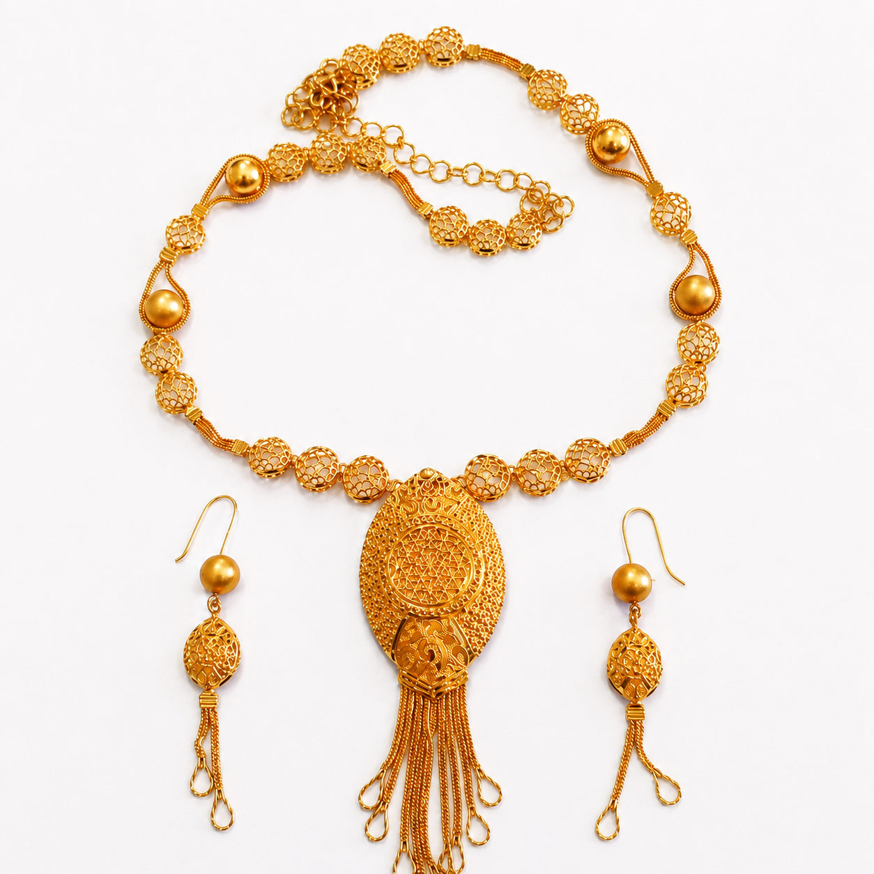 Ensemble Collier et Boucles d'oreilles en or 21 carats - 36,95g